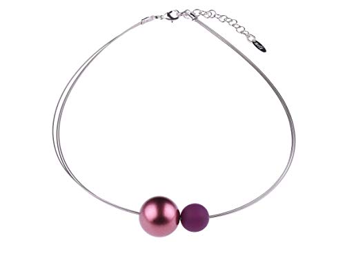 Adi Modeschmuck leichter Halsreif 'Jasmine', eine 14mm original Polaris Perle mit einer farblich abgestimmten Metallic Perle, handgefertigt in Berlin (Brombeer mit Rot metallic) von Adi Modeschmuck