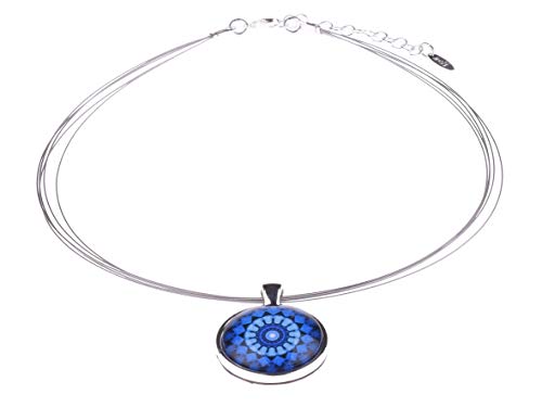 Adi-Modeschmuck Halsreif Sophia, 25mm großer Leichter Anhänger aus versilbertem Messing mit phantasievollen Ornamenten unter einem Glas Cabochon, handgefertigt in Berlin von Adi-Modeschmuck