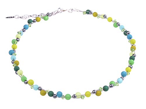 Adi-Modeschmuck Zarte Kette “Johanna”, Grüntöne, Materialmix aus Polaris- und Glasperlen, handgefertigt Berlin von Adi-Modeschmuck