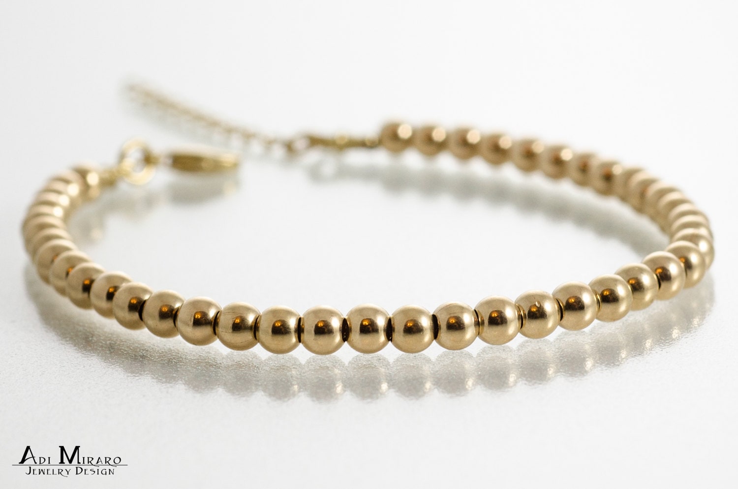 4 Mm Rundkreis Perlt, Gold Gefüllt, Stapeln, Minimalistisch, Armband, Diese Schönheit Ist Alles, Was Sie Für Ihre Perfekten Mütter Tagesgeschenk von AdiMiraroJewelry