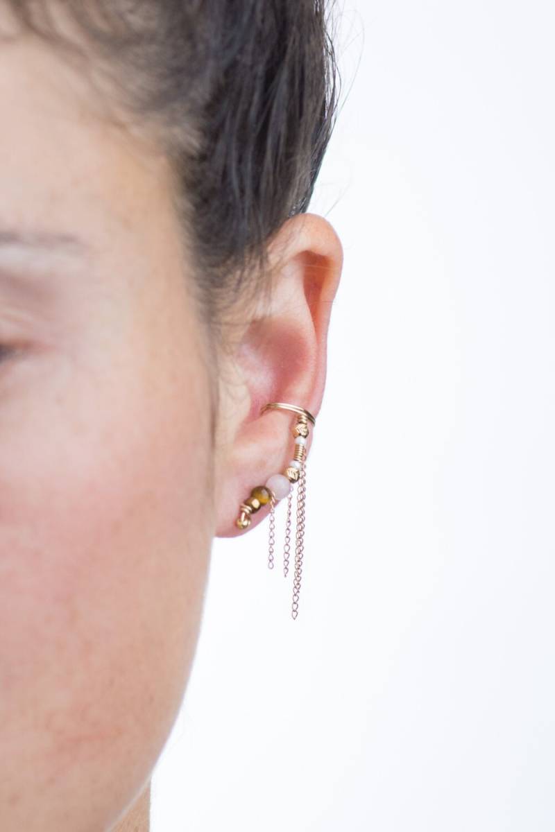 Echte Rohe Rose Quartz Und Tiger Es Eye Edelstein Perlen & Gold Gefärbt Gesäumt, Handgemachte Kletterer-Ohrring, Ein Moderner Hochzeits-Schmuck-Look von AdiMiraroJewelry