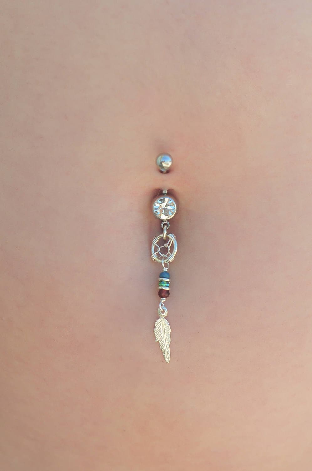 Geschenkidee Handgemachte Traumfänger Feder, Bauchnabel Piercing, Der Swarovski Perlen Ring Ist Ein Körper Schmuck Für Abschluss Geschenk von AdiMiraroJewelry
