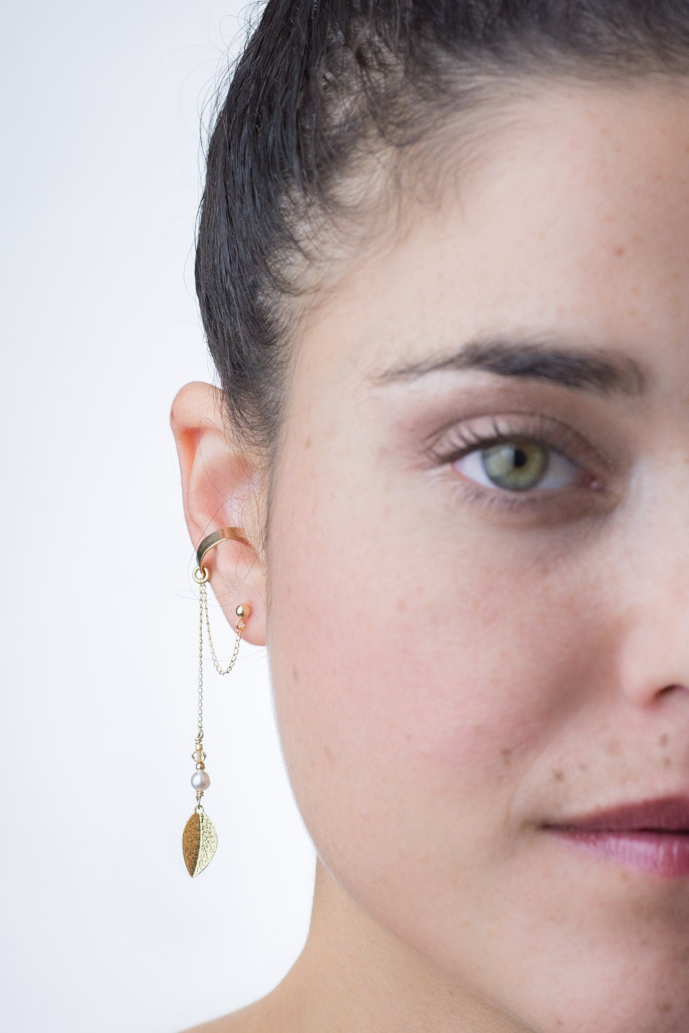 Gold Blatt Ohr Manschette Ohrring, Swarovski Perle Baumelnohr Charme Baumeln Kein Piercing Faux Helix Wickeln von AdiMiraroJewelry