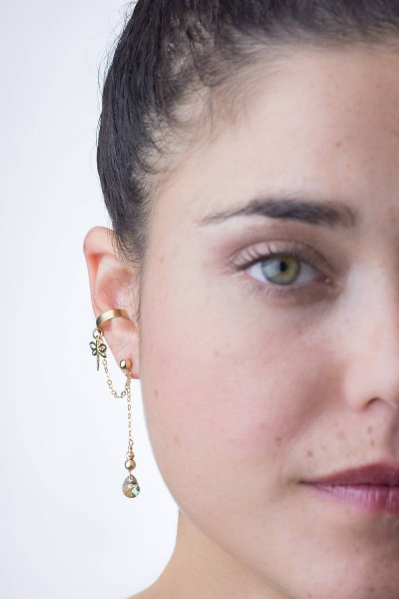 Gold Libelle Ohrmanschette Ohrringe, Rauchige Swarovski Kristall Charm Ohrmanschette, Rauchkristall Tropfen Ohrringe Set von AdiMiraroJewelry