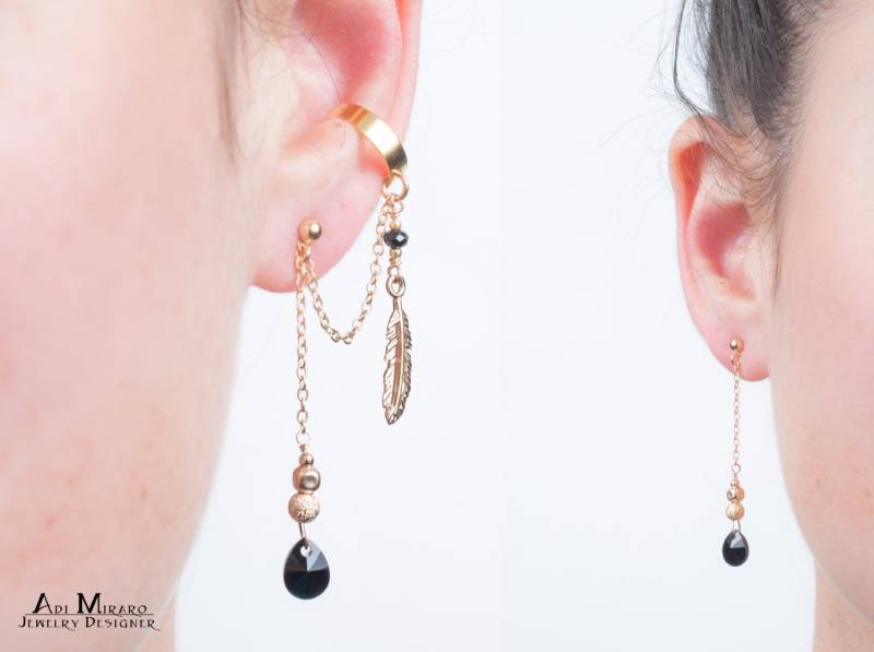 Handgemachte Nicht Übereinstimmende Schwarze Swarovski & Gold Feder Set, Baumeln Ohr Manschette + Matching Ohrring, Um Ihre Muttertagsgeschenk Zu von AdiMiraroJewelry