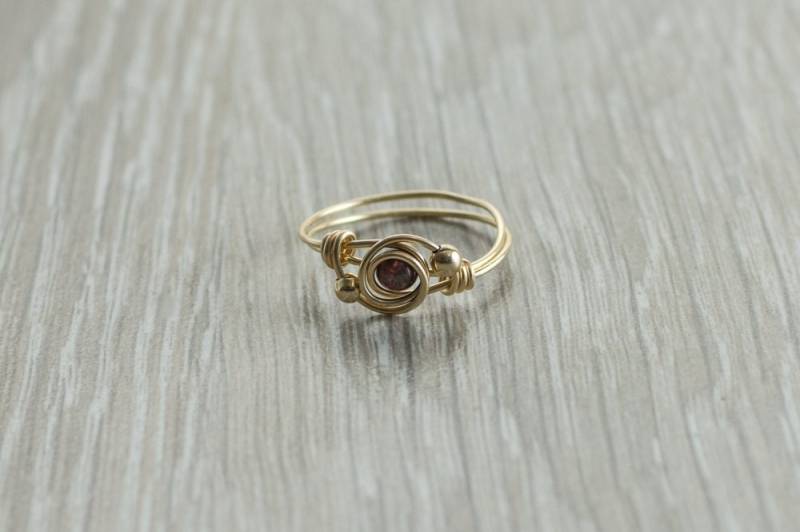 Januar-Geburtsstein, Echter Roher Granatgemein, Gewickelter Drahtring, Handgefertigt Aus Gold Gefüllt/sterling Silber, Perfektes Abschlussgeschenk von AdiMiraroJewelry