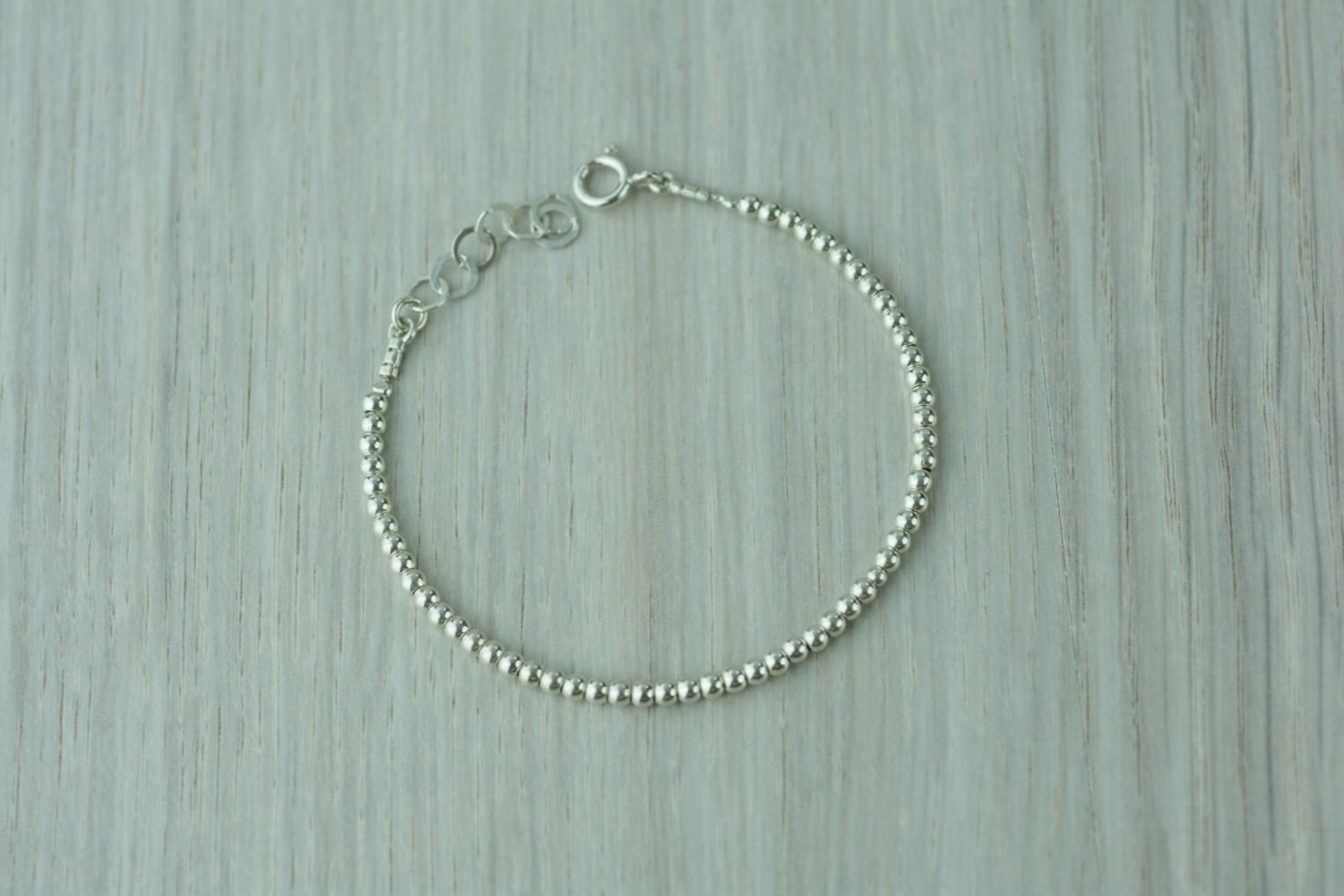 Minimal, 3 Mm, Sterling Silber Perlt, Stapelendes Armband, Das Zierliche Schmuckstück, Jedes Mädchen Gerne Als Abschlussgeschenk Erhalten Würde von AdiMiraroJewelry