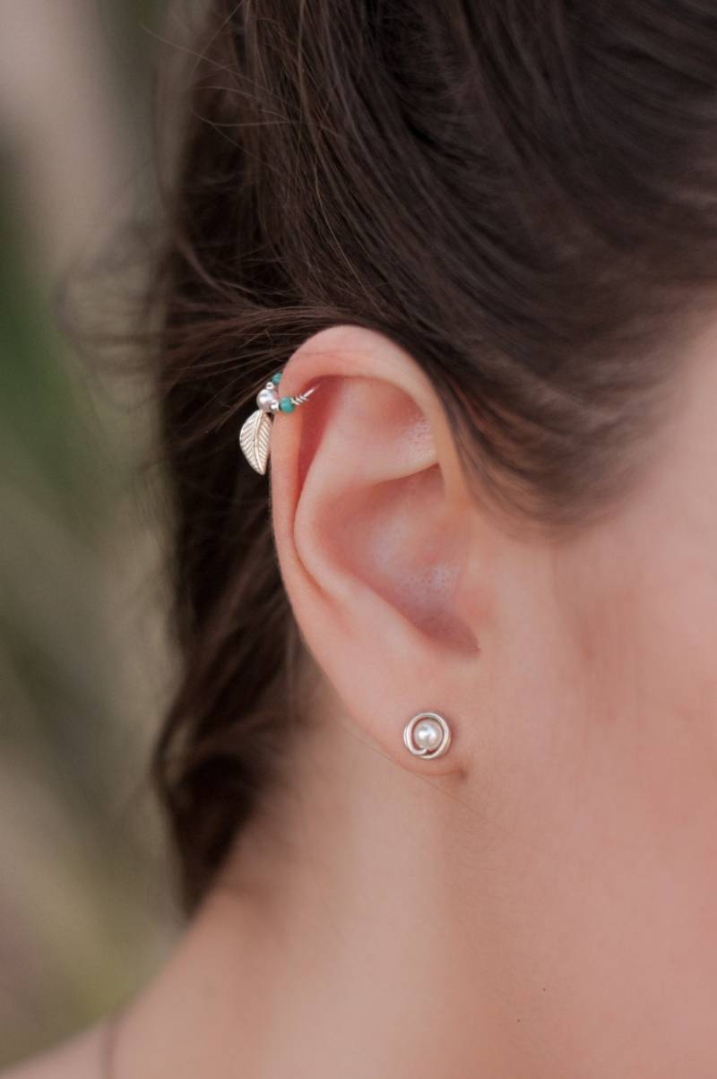 Perlen Und Blatt Piercing 22G, Tragus, Nasenring, Daith, Helix. Die Ultimative Kleine Ergänzung Zu Jedem Ihrer Sommerschmuck-Looks von AdiMiraroJewelry