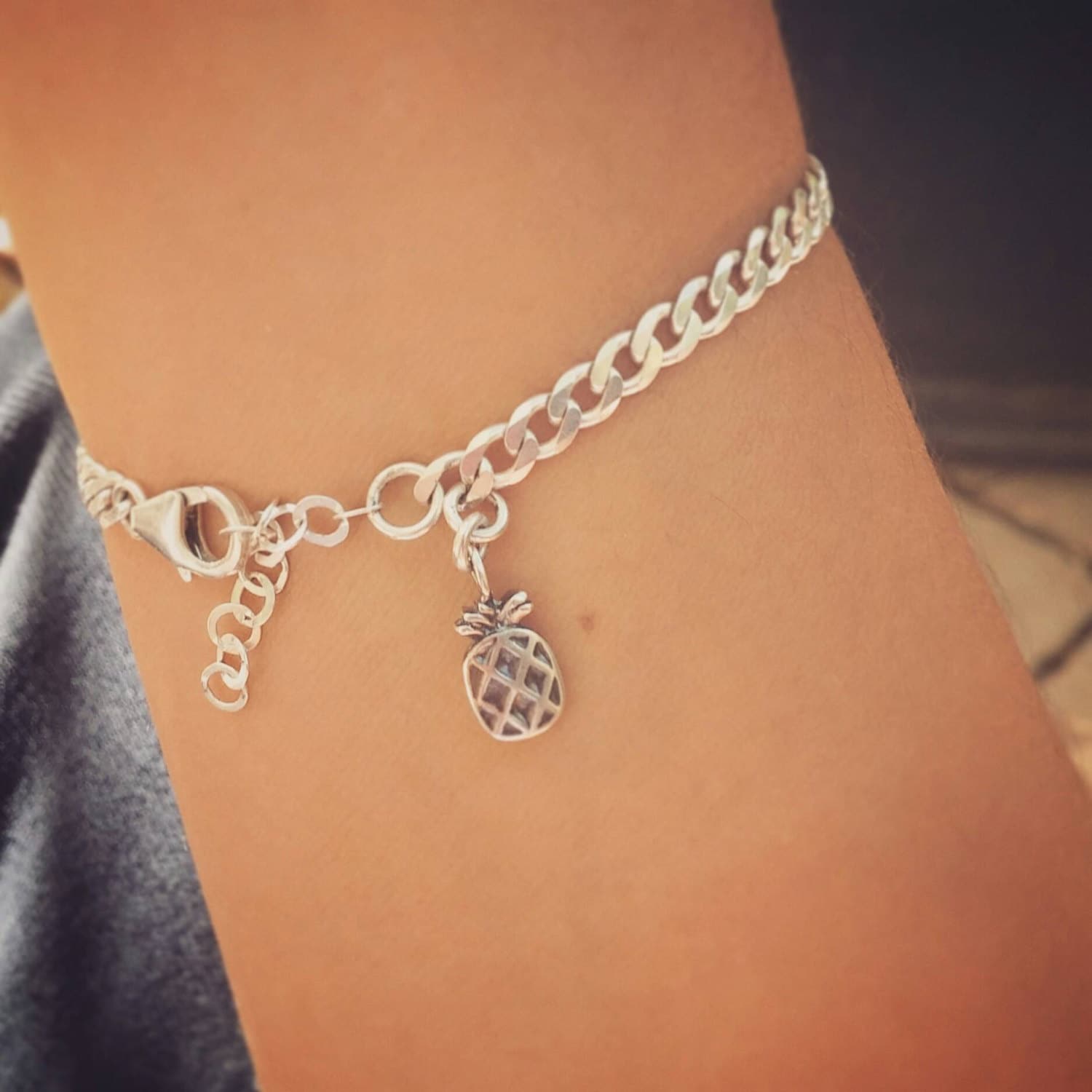 Silber Ananas Armband, Kette Armband W/Charme, Sterling Charm Freundschaft Beste Freundin Geschenk von AdiMiraroJewelry