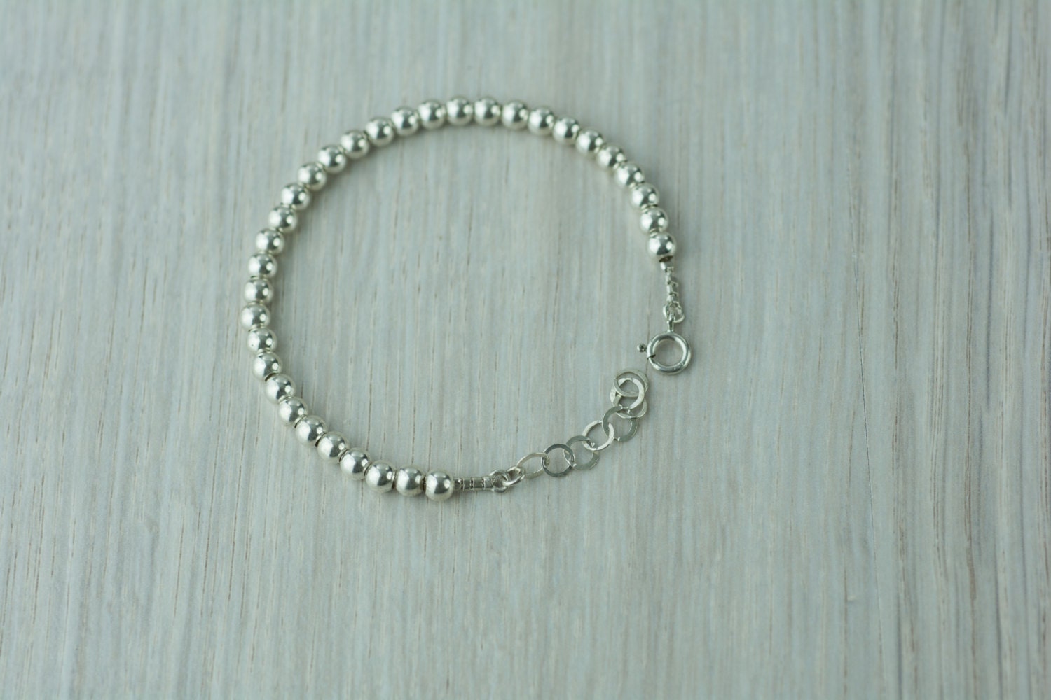 Silber Perlen Armband, Zarte Stapeln Sterling Geschenkidee von AdiMiraroJewelry