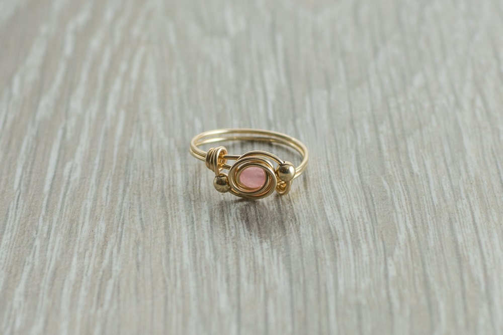 sterling Silber/Gold Gefüllt Gewickelt Drahtring & Echte Rose Quarz Edelstein, Macht Diese Einzigartige Schönheit Die Perfekte Muttertagsgeschenk von AdiMiraroJewelry