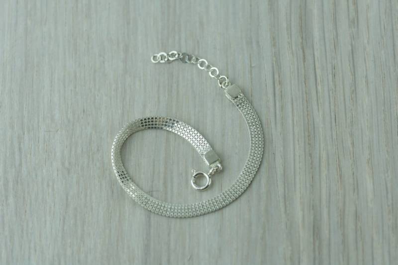 sterling Silber Flach, Band Armband , Wird Dieses Prestigeträchtige Schmuckstück Jedem Outfit Hinzufügen, Die Perfekte Hochzeit Schmuck Look von AdiMiraroJewelry