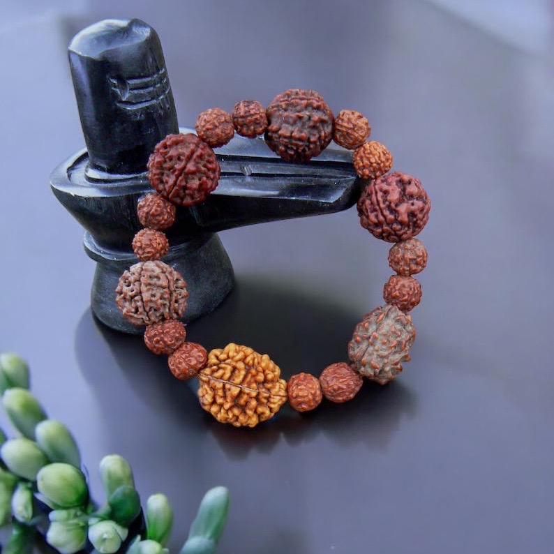 Rudraksha 2 3 4 5 6 7 Mukhi Armband, Shiva Yoga Schmuck, Shakti, Perlenarmband Fürs Handgelenk, 2-7 Rudraksha, Meditation Geschenk Rudraksha 2 3 4 5 6 7 Mukhi Armband, Shiva Yoga Schmuck, Shakti, Perlenarmband Fürs Handgelenk, 2-7 Rudraksha, Meditation Geschenk von AdiShaktiShop
