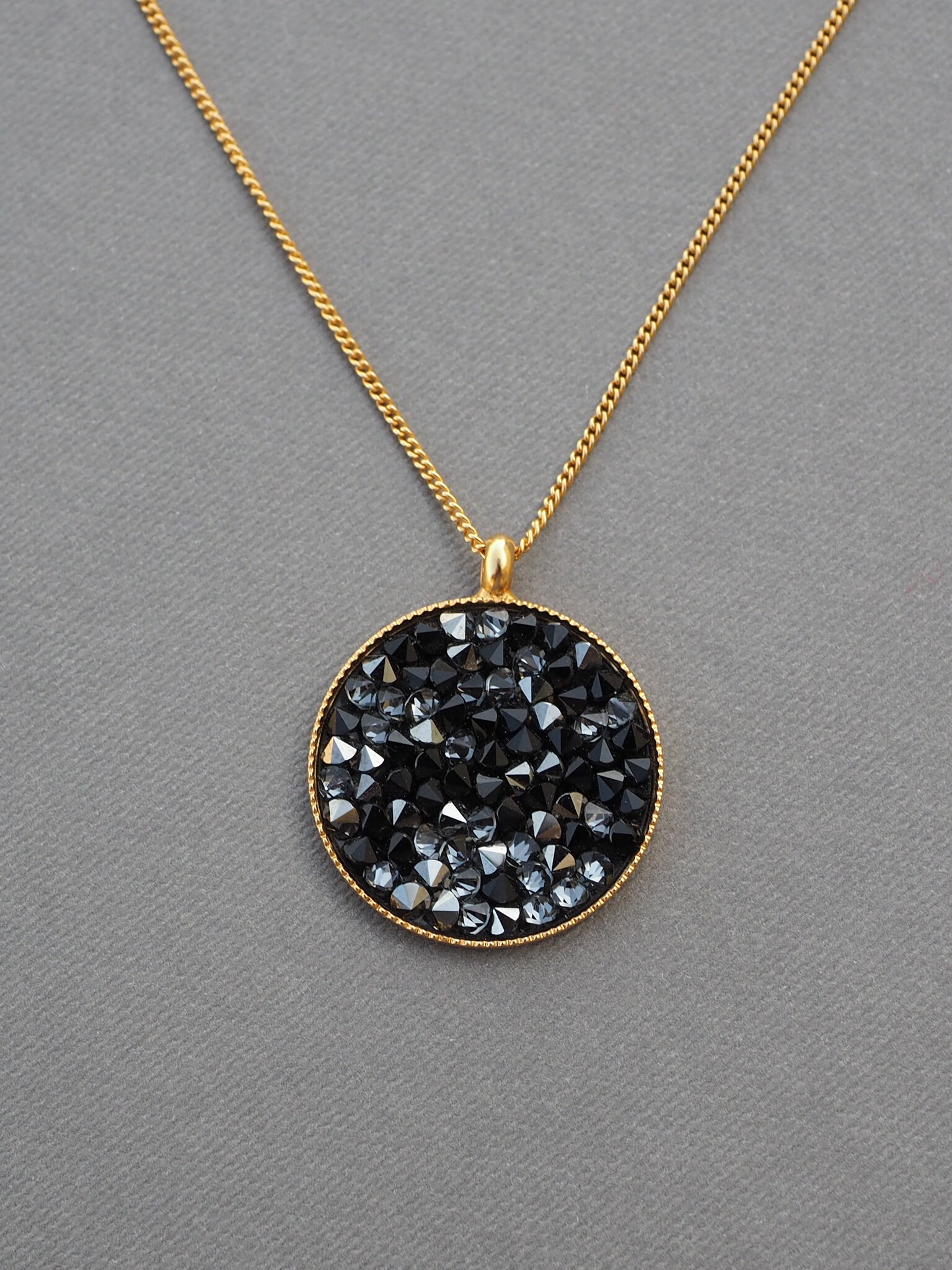 Kristall Goldkette | Gold Swarovski Kette Graue Strasskette Goldanhänger Halskette von AdiTernerStudio
