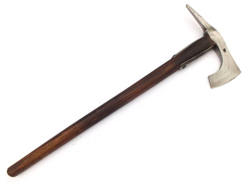 Fn_04C - Tomahawk Aus Damast-stahl Mit Gebranntem Und Geöltem Eichenholzgriff von AdiThiel