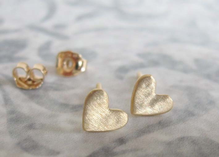 14K Solid Gold Herz Ohrstecker, Kleine Alltägliche Handgefertigt Von Adi Yesod von AdiYesod