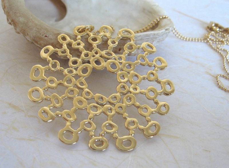 Gold Kreis Anhänger, Sonnenblume Halskette, Lange Goldkette, 14K Filled Kette von AdiYesod