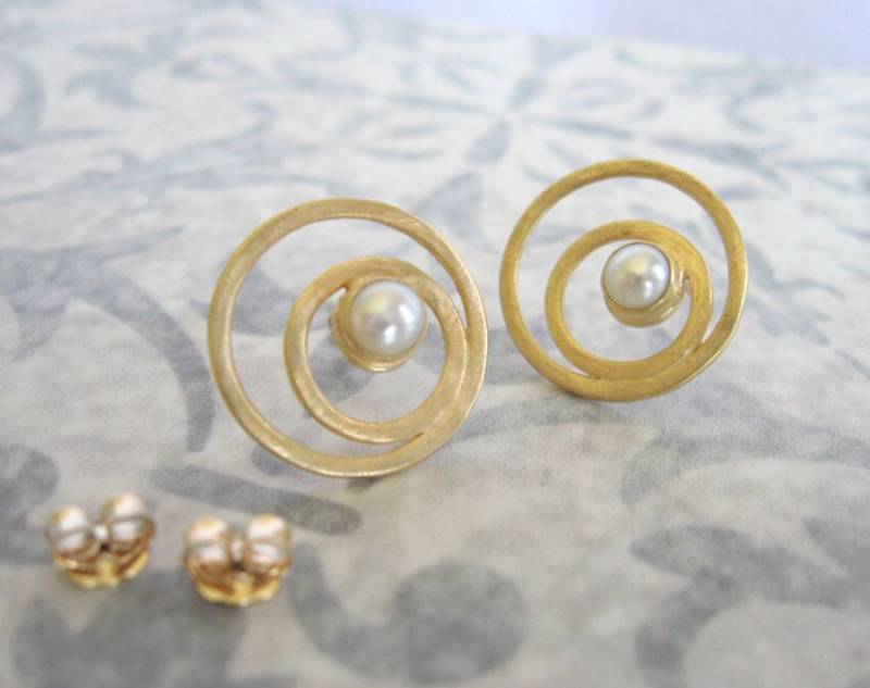Gold Perlen Ohrstecker, Kreis Ohrstecker Mit Süßwasserperlen, Edelstein von AdiYesod