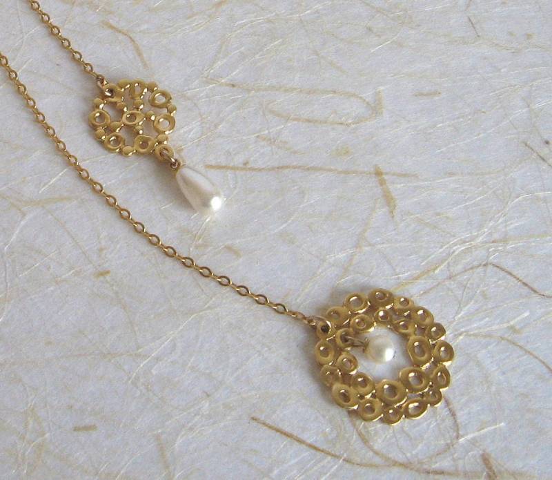 Gold - Und Perlenkette, Lange Halskette, Goldfarbene Spitzenkette von AdiYesod