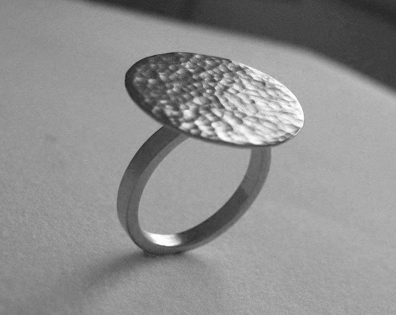 Großer Scheibenring, Sterling Silber Gehämmerter Ring, Boho Scheibenring von AdiYesod