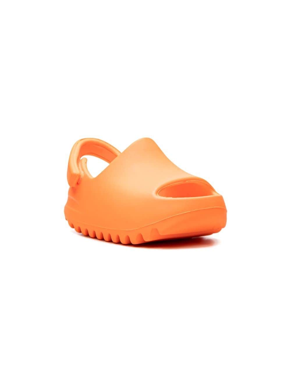 Adidas Yeezy Kids YEEZY Slide Infant Enflame Orange Sandalen von Adidas Yeezy Kids