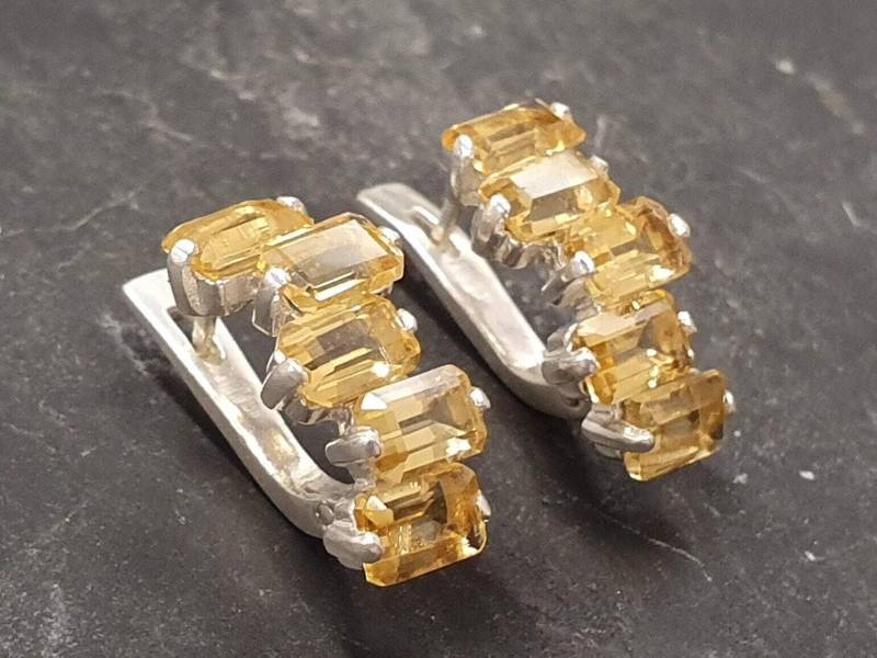 Citrin Ohrringe, Natürliche Halbe Creolen November Sun Ohrstecker, Gelbe Massive Silber Ohrringe von AdinaStone