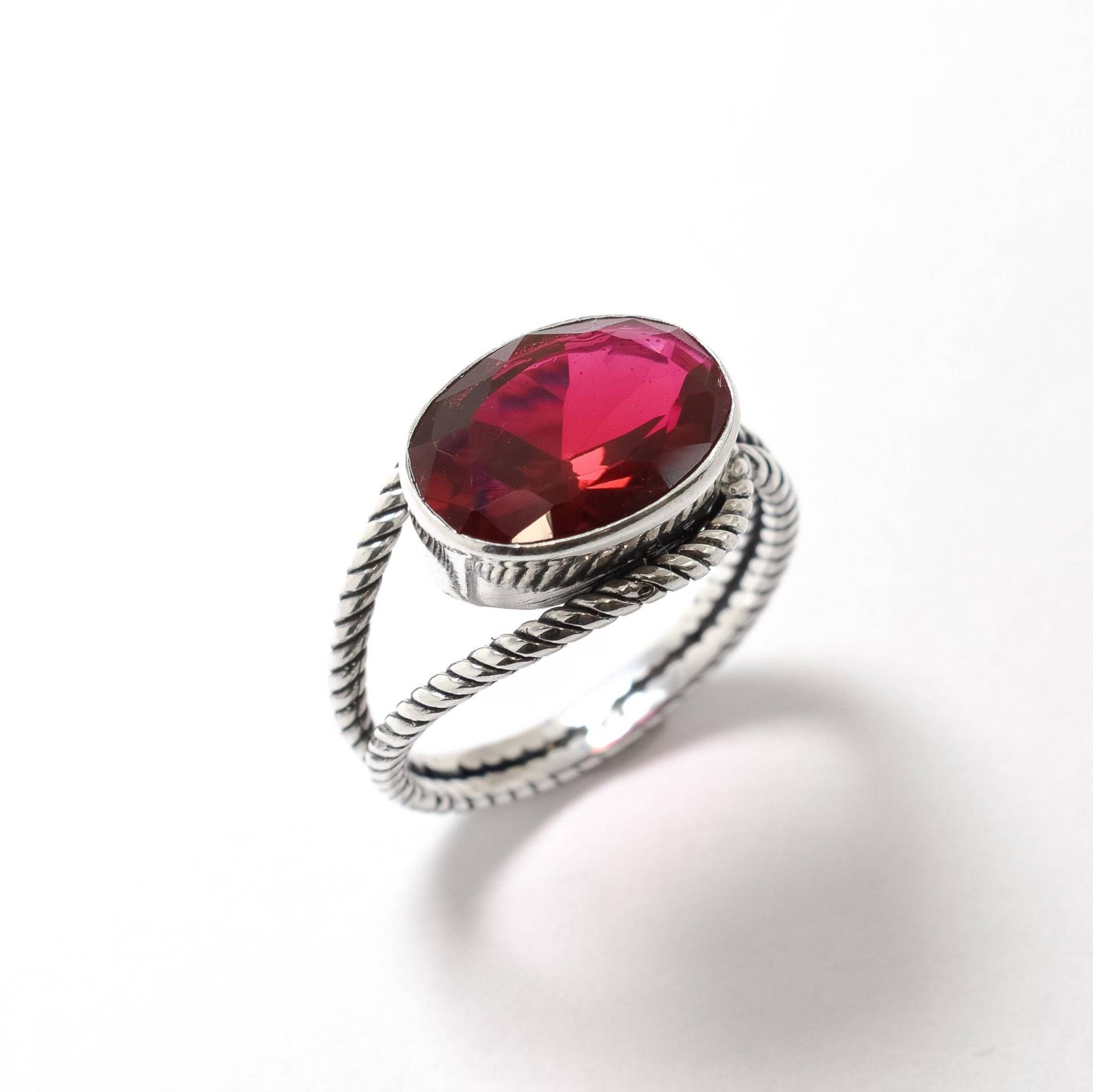 Großer Rubin Ring, Erstellt Rubin, Seil Rot Designer Statement Ring Rote Augen Vintage Sterling Silber von AdinaStone