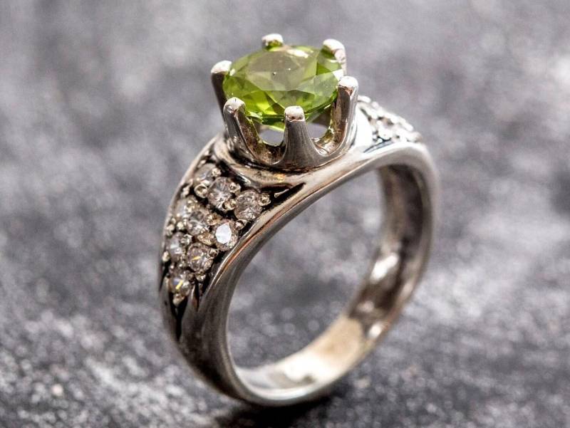 Peridot Ring, Natürlicher Peridot, Edwardian Verlobungsring, Vintage Massiv Silber Sterling Breit Band, Lünette Ring von AdinaStone
