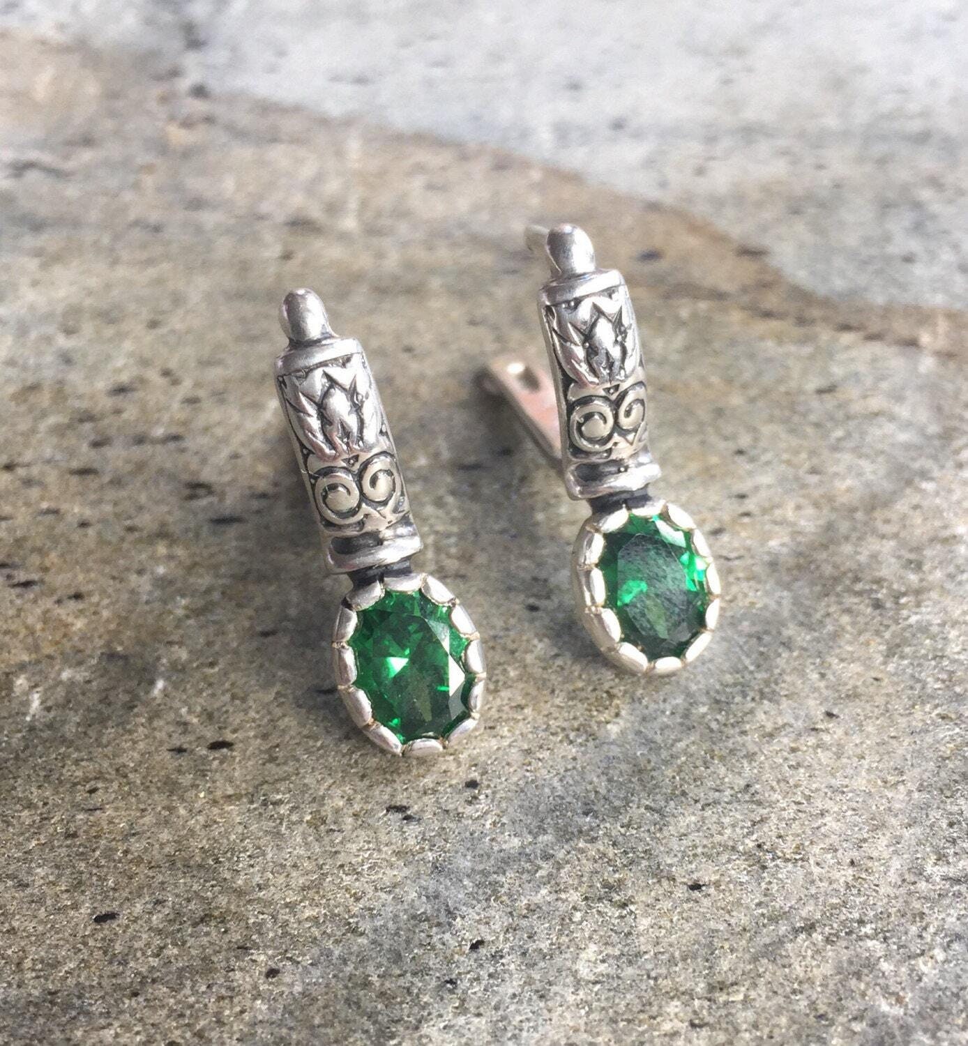 Smaragd Ohrringe, Erstellt Smaragd, Antike Vintage Antiker Sterling Silber, Grüne Silber Ohrringe Smaragd Ohrringe, Erstellt Smaragd, Antike Vintage Antiker Sterling Silber, Grüne Silber Ohrringe von AdinaStone