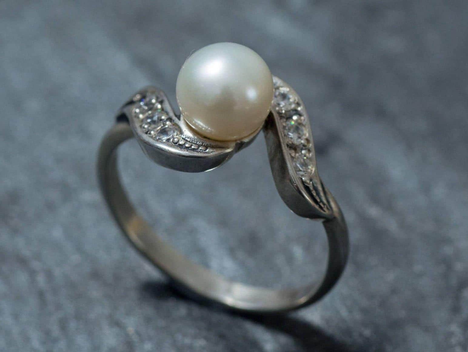 Vintage Perlenring, Weiße Perle Ring, Natürliche Perle, Ringe, Juni Birthstone Massiver Silberring Vintage Perlenring, Weiße Perle Ring, Natürliche Perle, Ringe, Juni Birthstone Massiver Silberring von AdinaStone