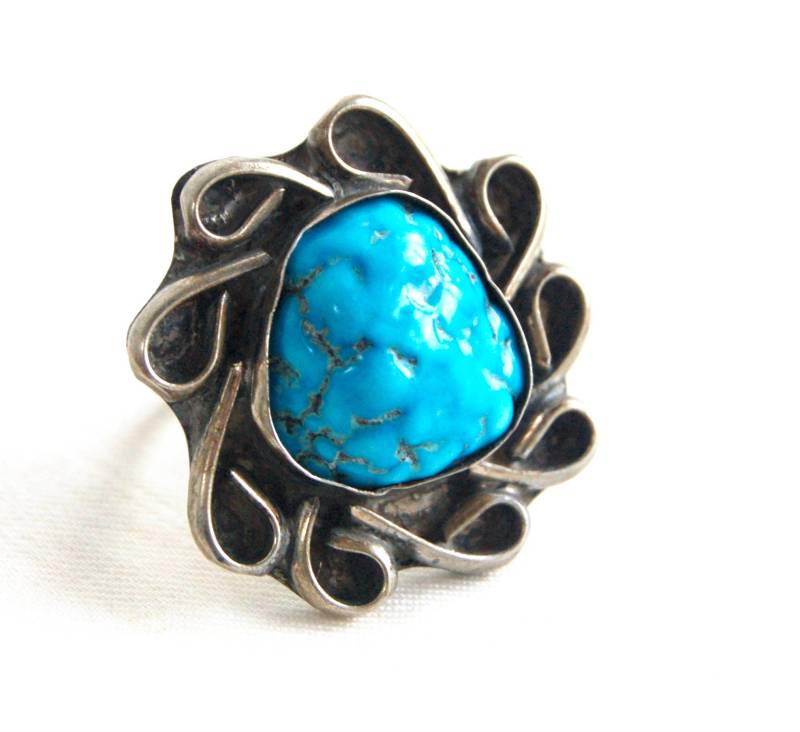 Chunky Türkis Ring Größe 7.75 Vintage Großer Southwestern Unisex Statement Schmuck Blauer Cocktail Chunky Türkis Ring Größe 7.75 Vintage Großer Southwestern Unisex Statement Schmuck Blauer Cocktail von AdobeHouseVintage