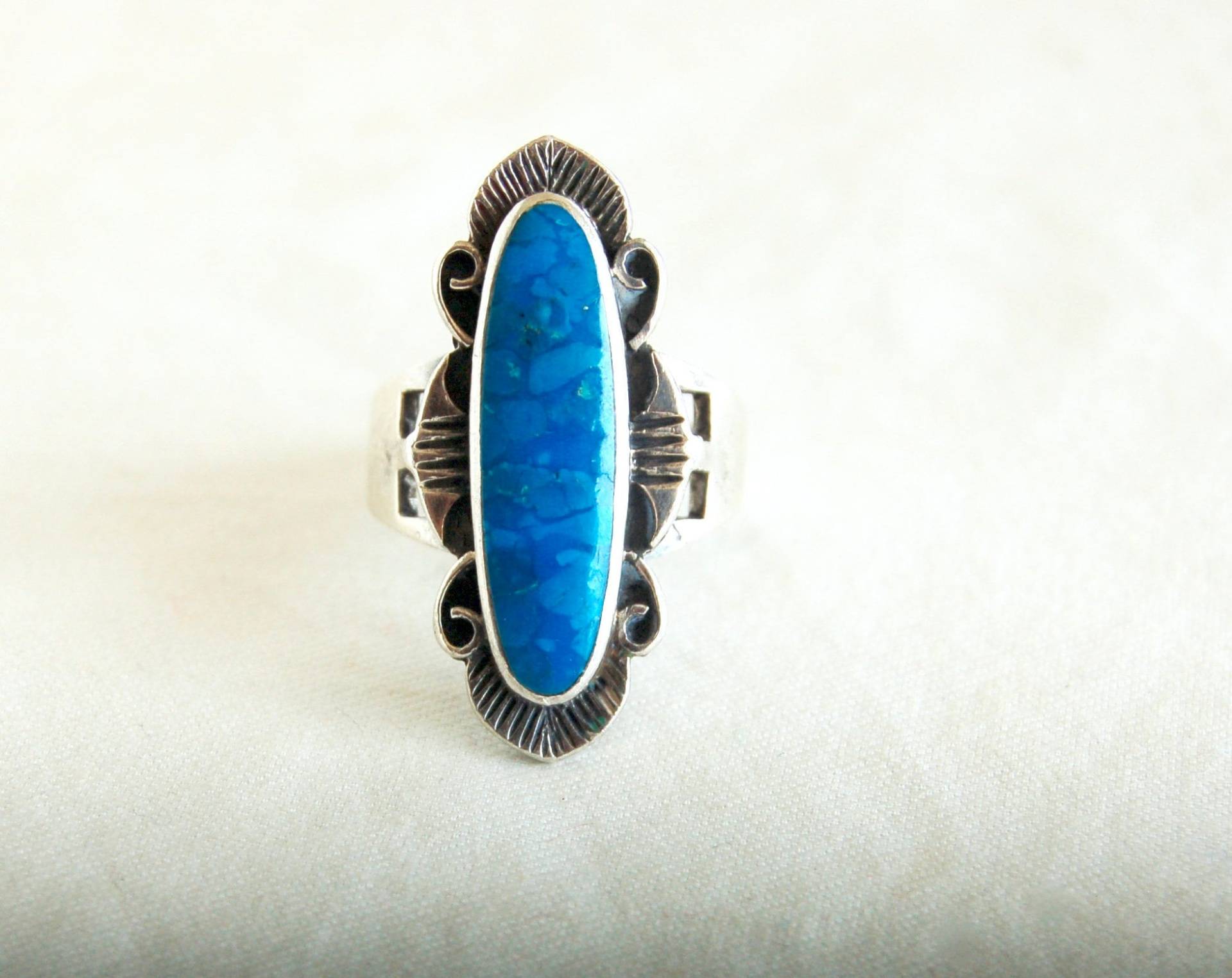 Vintage Western Ring Größe 7.75 Lang Sterling Silber Chip Türkis Statement Royal Blau Southwestern Schmuck Vintage Western Ring Größe 7.75 Lang Sterling Silber Chip Türkis Statement Royal Blau Southwestern Schmuck von AdobeHouseVintage