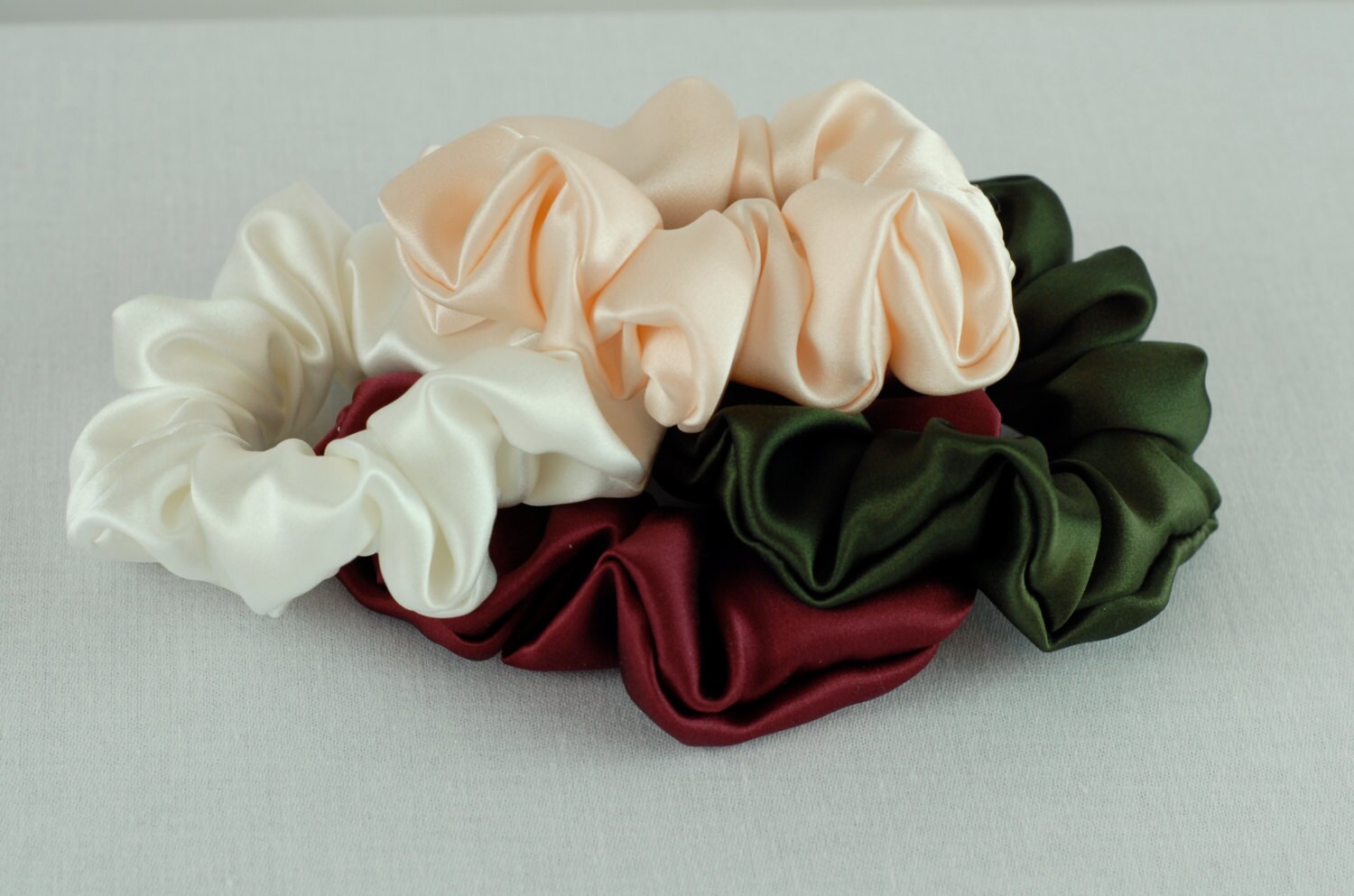 Haarscrunchies Aus Reiner Seide, 4Er Set, Rosengarten Set 19mm Seide Charmeuse, Klein, Regular Und Große Größen Haarscrunchies Aus Reiner Seide, 4Er Set, Rosengarten Set 19mm Seide Charmeuse, Klein, Regular Und Große Größen von AdorabellaBaby