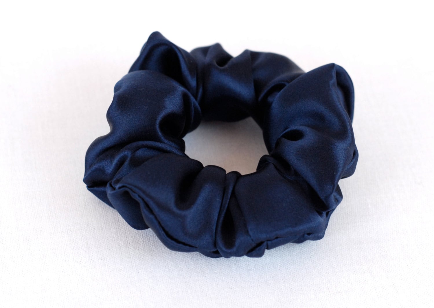 Pure Hair Scrunchie, Maulbeerbaum Charmeuse, Kleine, Regelmäßige Und Große Größen Pure Hair Scrunchie, Maulbeerbaum Charmeuse, Kleine, Regelmäßige Und Große Größen von AdorabellaBaby