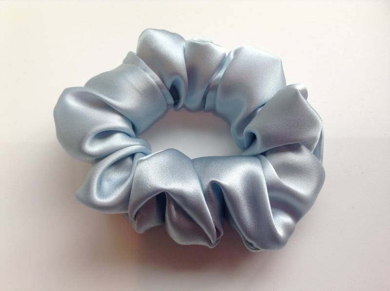 Reine Seide Haargummi, Hellblaue Charmeuse, Kleine, Regelmäßige Und Große Größen Reine Seide Haargummi, Hellblaue Charmeuse, Kleine, Regelmäßige Und Große Größen von AdorabellaBaby