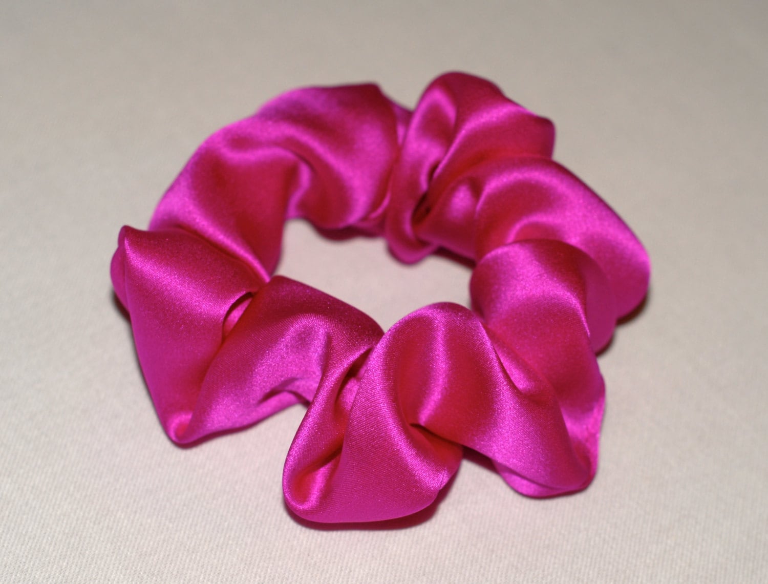 Reine Seide Haargummi, Hot Pink Charmeuse, Kleine, Regelmäßige Und Große Größen Reine Seide Haargummi, Hot Pink Charmeuse, Kleine, Regelmäßige Und Große Größen von AdorabellaBaby