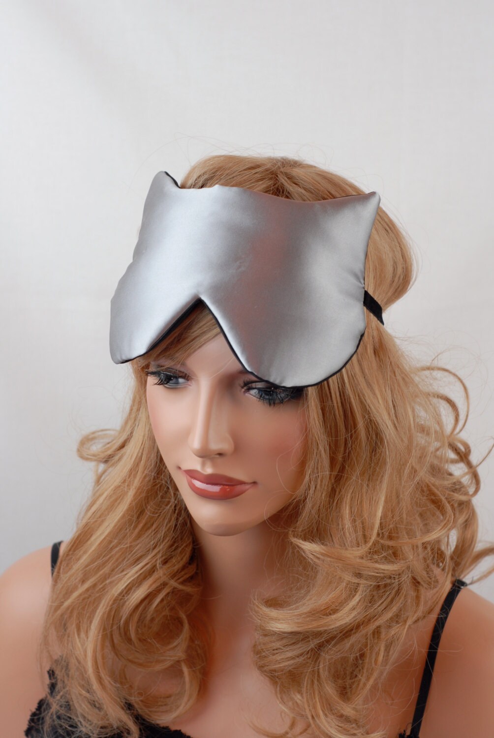 Seide Augenmaske Schlafmaske, Sterling & Schwarz Charmeuse, Katzenform, Voll Verstellbare Riemen, Lichtblockierung Für Schlaf Und Anti-Aging Seide Augenmaske Schlafmaske, Sterling & Schwarz Charmeuse, Katzenform, Voll Verstellbare Riemen, Lichtblockierung Für Schlaf Und Anti-Aging von AdorabellaBaby