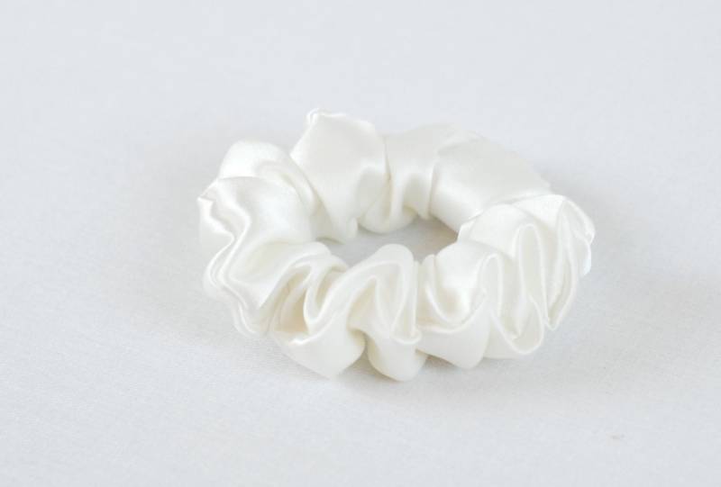 Seidenhaargummi, Weicher Weißer Charmeuse, Kleine, Regelmäßige Und Große Größen von AdorabellaBaby