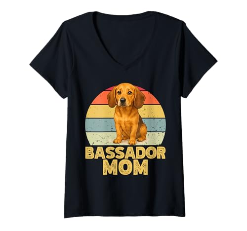 Damen Bassador Mom Lustiger Retro-Hundebesitzer, Hundebesitzer, für Welpen, Eltern T-Shirt mit V-Ausschnitt von Adorable Basset Lab Mix Puppy Owner Gift