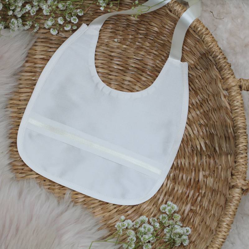 Seide Baby Lätzchen Handgefertigtes Tauf Accessoire - George von AdoreBabyChristening