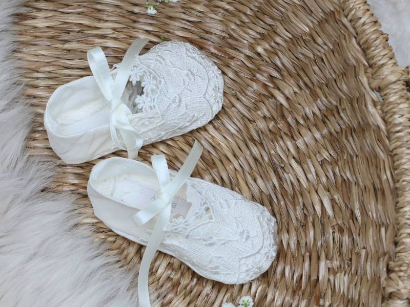 Lara Mädchen Taufschuhe von AdoreBabyChristening