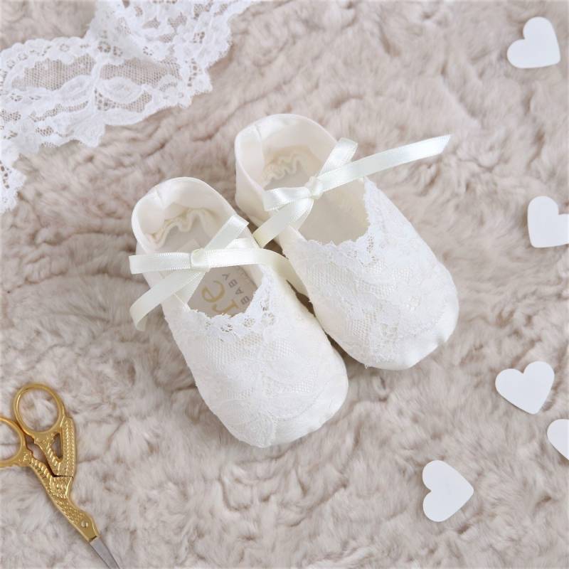 Mädchen Taufe Booties - Seide Und Spitze Taufschuhe Schuhe | "Rose' Mädchen-Taufschuhe Von Adore Baby von AdoreBabyChristening