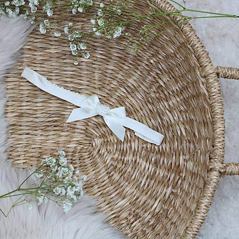 Handgefertigtes Seiden Baby Stirnband Schleife Taufstirnband - Olivia von AdoreBabyChristening