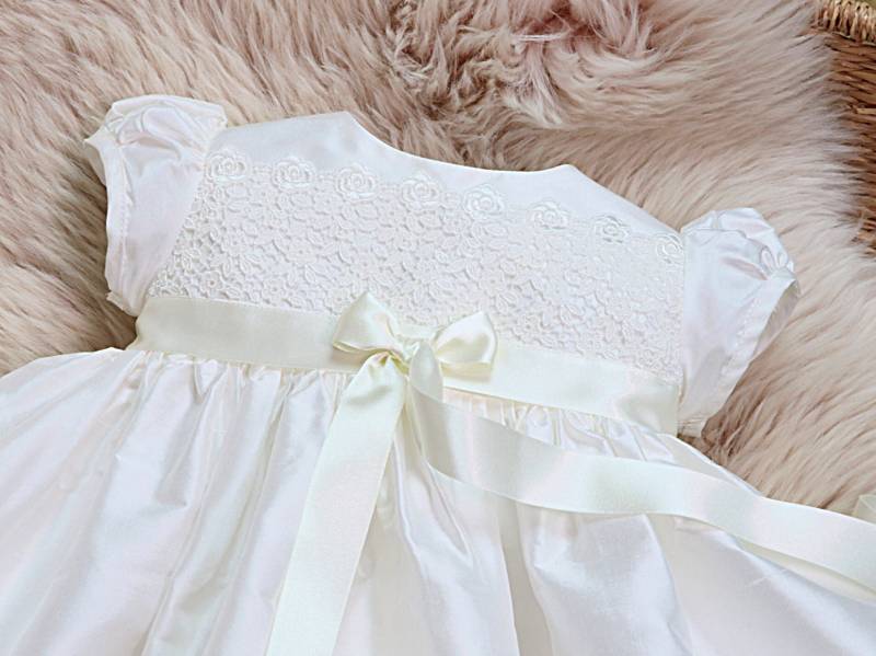 Taufkleid "Olivia' Von Adore Baby - Blessing Kleid Blumenmädchen Seidenkleid von AdoreBabyChristening