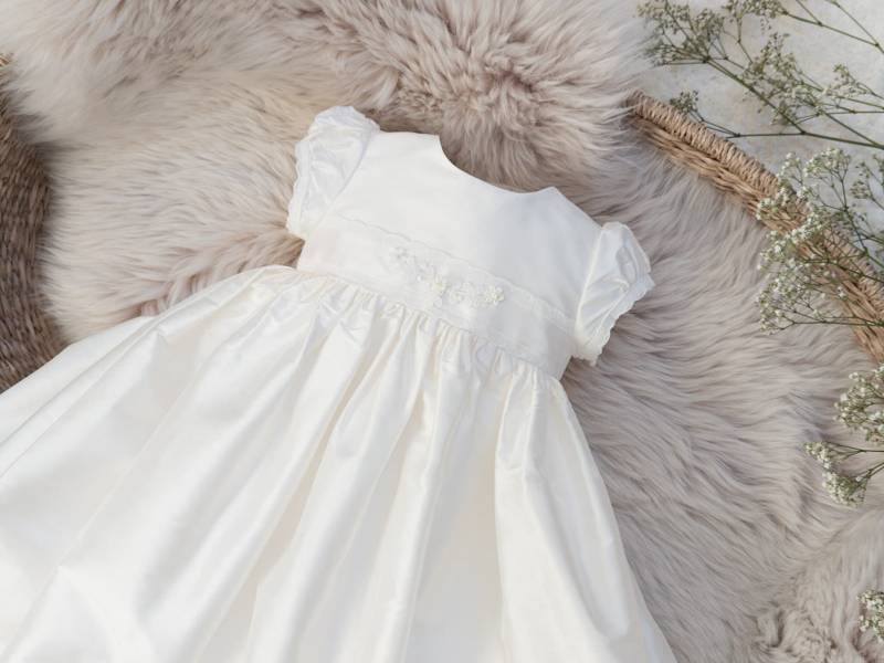 Taufkleid Seide - Für Mädchen Mädchentaufkleid Babytaufkleid | "Clara' Von Adore Baby von AdoreBabyChristening