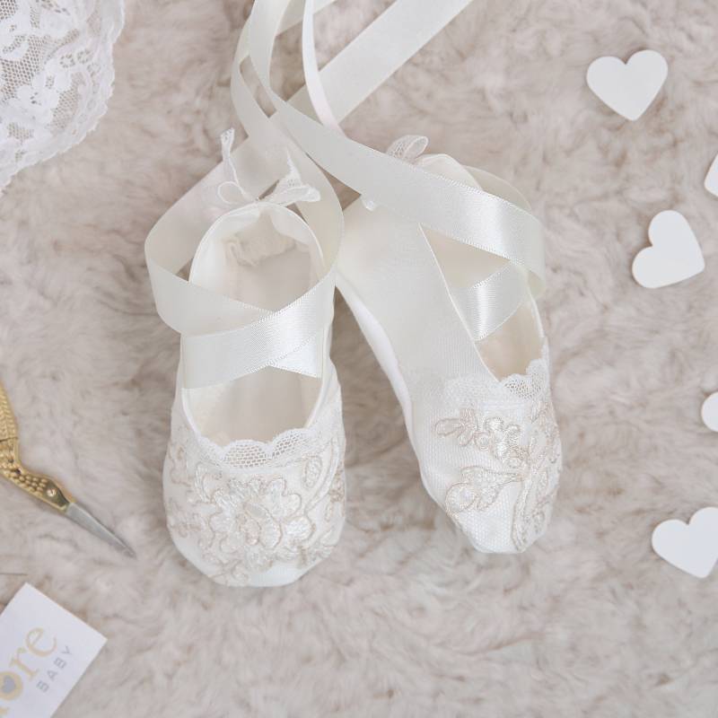 Taufschuhe | Catherine Krabbelschuhe Mädchen von AdoreBabyChristening