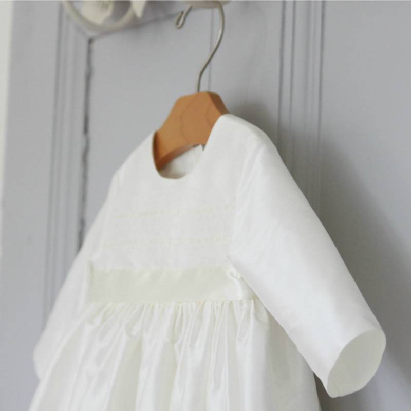 Handgefertigtes Seiden Taufkleid Langarm Besticktes Taufkleid - Venedig von AdoreBabyChristening