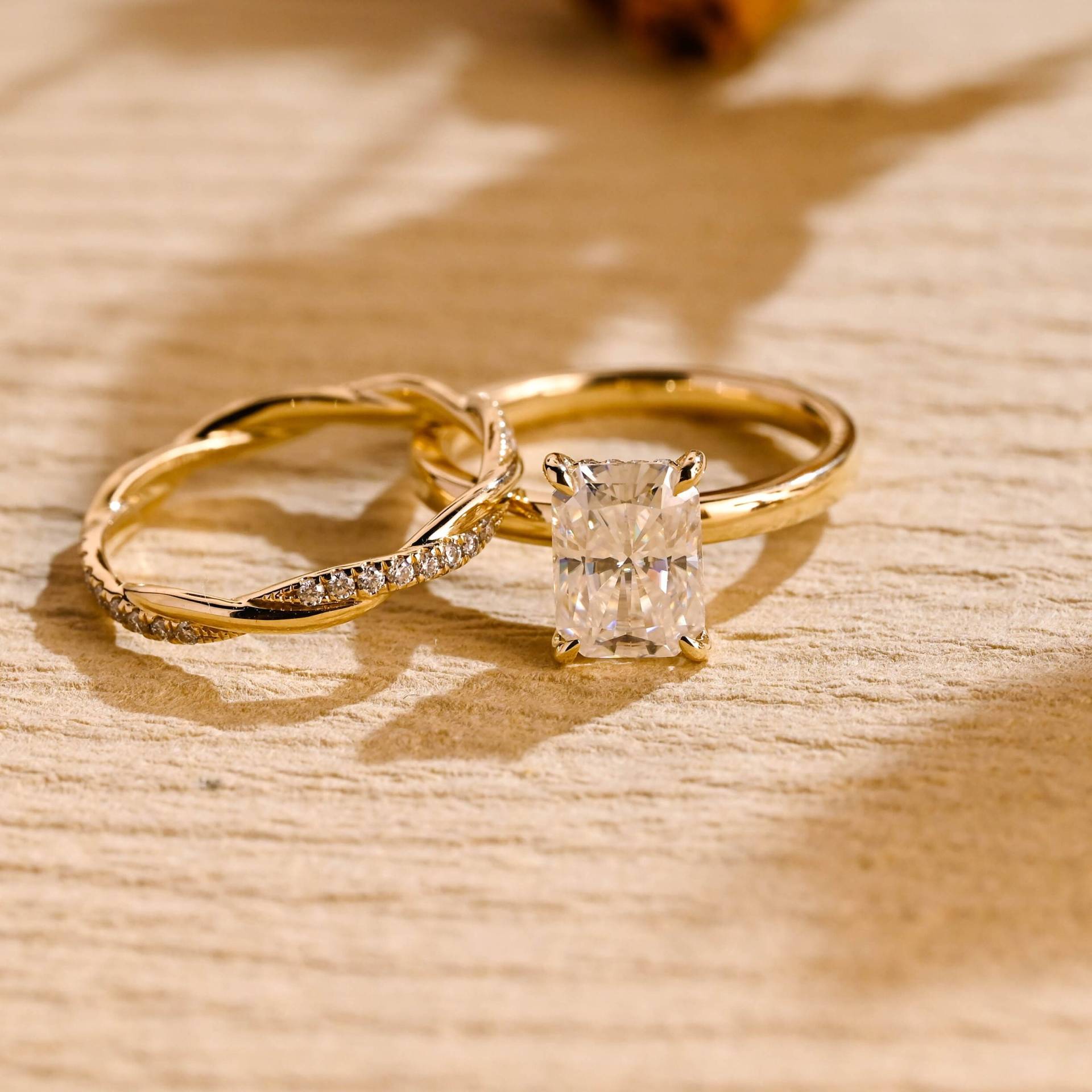 Versteckter Halo Gold Moissanite Verlobungsring Set, Twist Ehering, Versprechen Ring Braut Geburtstagsgeschenk Für Frau Versteckter Halo Gold Moissanite Verlobungsring Set, Twist Ehering, Versprechen Ring Braut Geburtstagsgeschenk Für Frau von Adorejeweller