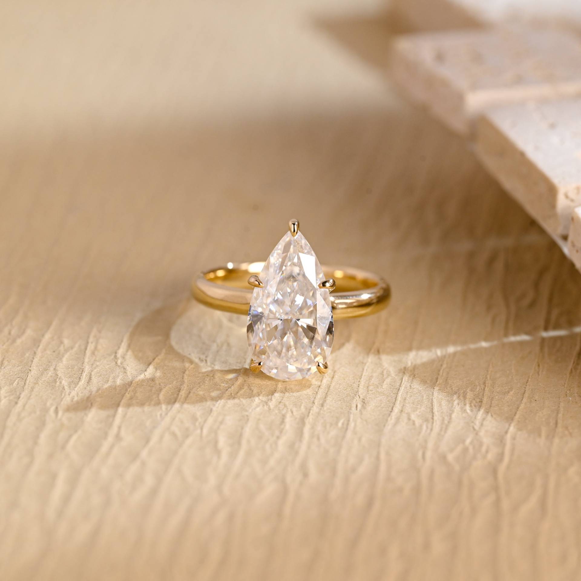 Igi Solid Gold Pear Lab Grown Diamant Verlobungsring, D/Vs1 Ehering Mit Heiligenschein, Geburtstags Jubiläumsgeschenk Für Frau Verifiziert Igi Solid Gold Pear Lab Grown Diamant Verlobungsring, D/Vs1 Ehering Mit Heiligenschein, Geburtstags Jubiläumsgeschenk Für Frau Verifiziert von Adorejeweller
