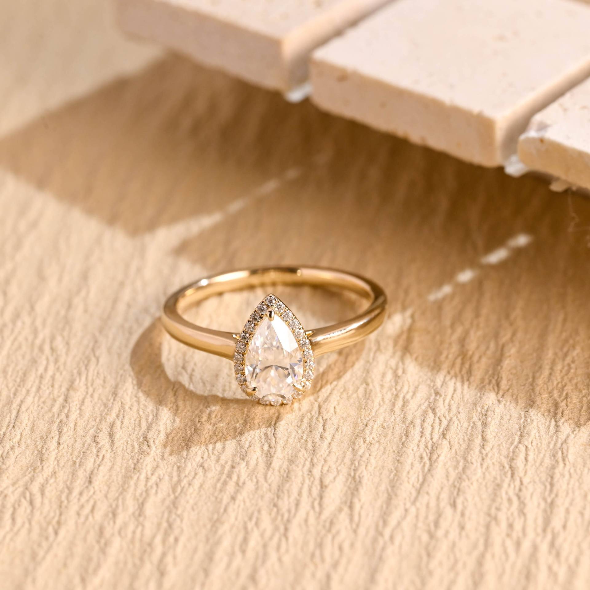Igi Solid Gold Pear Lab Grown Diamant Verlobungsring, D/Vs1 Ehering Mit Heiligenschein, Geburtstags Jubiläumsgeschenk Für Frau Verifiziert Igi Solid Gold Pear Lab Grown Diamant Verlobungsring, D/Vs1 Ehering Mit Heiligenschein, Geburtstags Jubiläumsgeschenk Für Frau Verifiziert von Adorejeweller